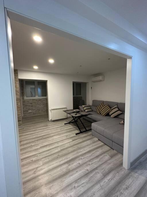 Cozy 1-Bedroom Apartment 마드리드 외부 사진