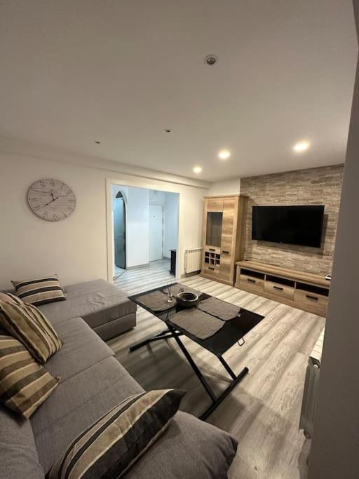 Cozy 1-Bedroom Apartment 마드리드 외부 사진
